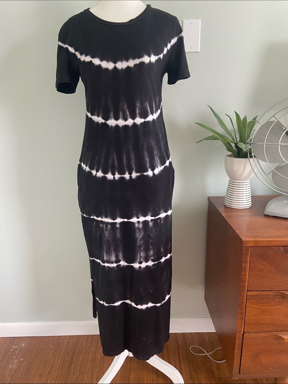Retrod Black Tie-Dye Cotton Jersey Short Sleeve Midi T-shirt Dress